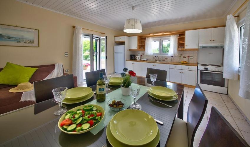 Villa Esperanza Lefkada City ภายนอก รูปภาพ